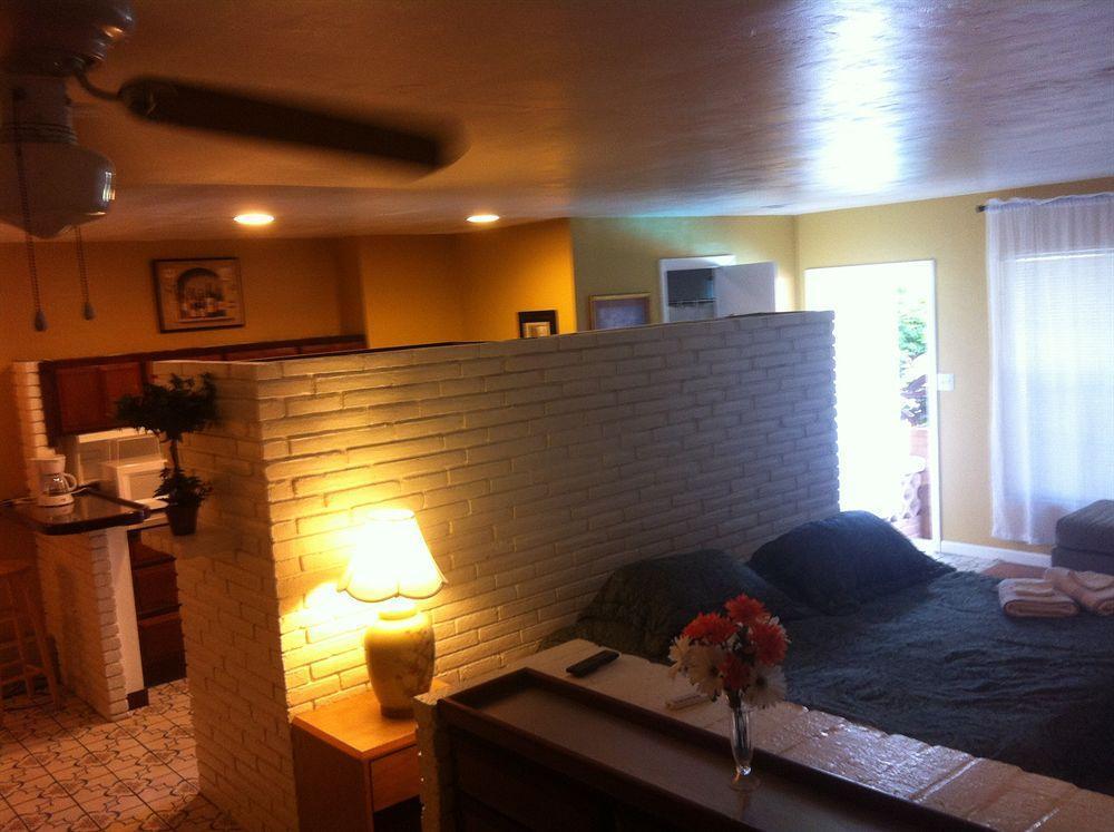 The Bridge At Cordova Boutique Hotel And Hostel Fort Lauderdale Exterior photo